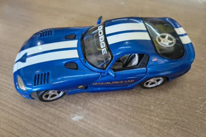 Miniatura dodge Viper 1:18