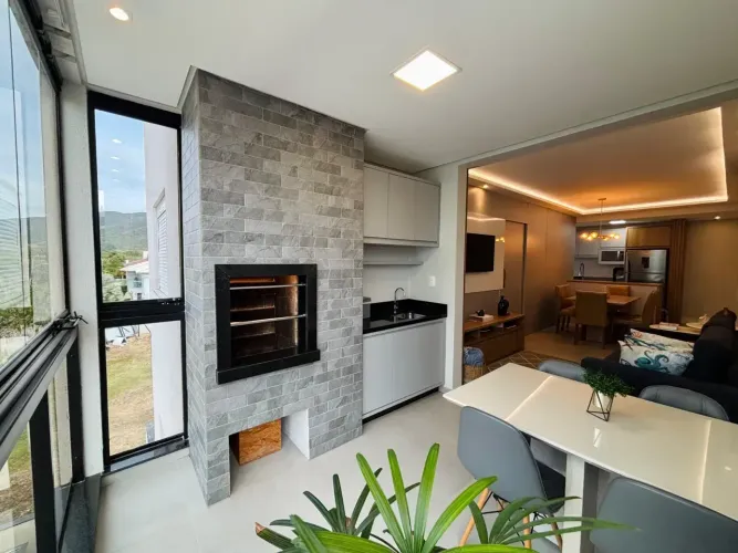 APARTAMENTO FRENTE RUA MOBILIADO EM CONDOMINIO ALTO PADRAO A VENDA NA PRAIA DE PALMAS - SC