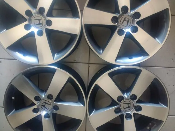 Jogo de roda aro 16 do Honda Civic