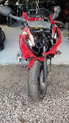 Sucata de moto para retirada de peças CBR 600f 1997