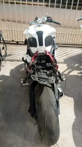 Sucata de moto para retirada de peças Daytona 675r 2014