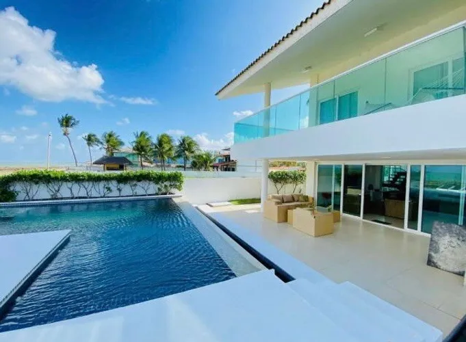 Casa em Serrambi com 07 suítes e piscina privativa 