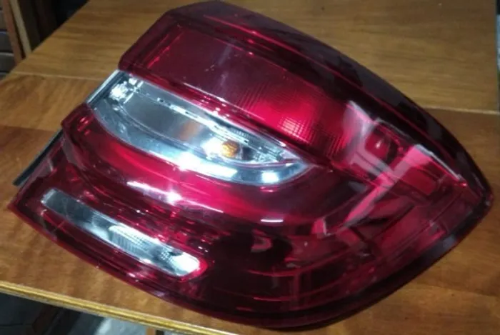 Farol Sandero 2020 Lado direito
