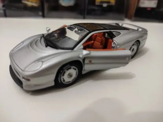 Jaguar Xj 220 1/43 Maisto - Anos 90 Miniatura