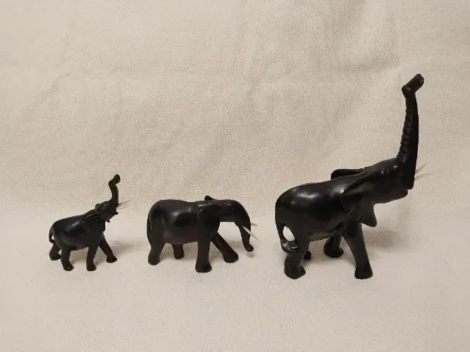 Trio de Elefantes Africanos de Ébano Artesanal