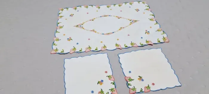 Toalha bandeja + 2 guardanapos em linho da Ilha da Madeira 