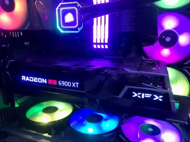 Placa de Video XFX RX 6900 XT 16GB PCIe 4.0 4K UHD Nova