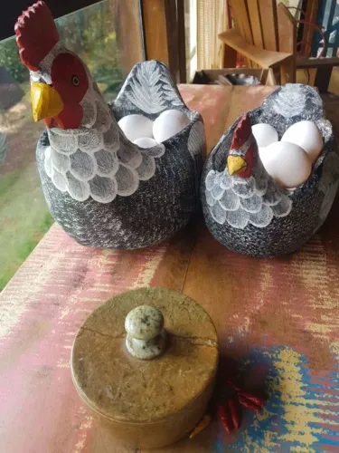 Porta Ovos em madeira  Decorativo - Galinha