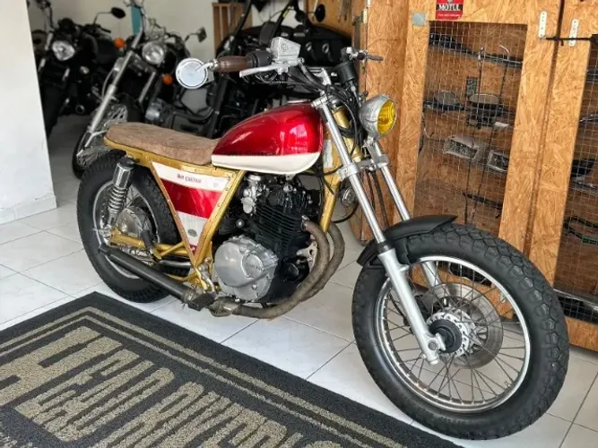 Intruder 250 customizada café racer troco moto
