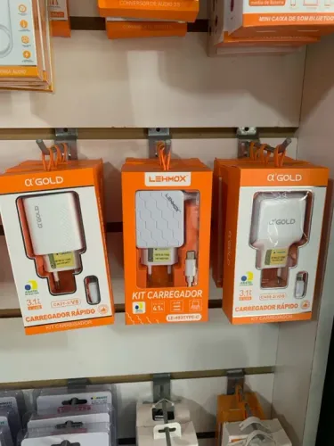 Carregador e cabo para celular V8/Tipo C/Iphone 