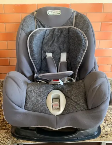 Cadeirinha de bebê para automóveis