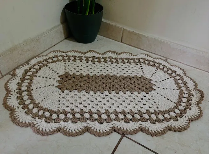 Tapete oval em crochê 
