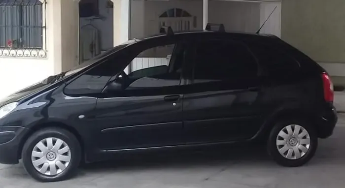 Vendo veículo cintroen Picasso 