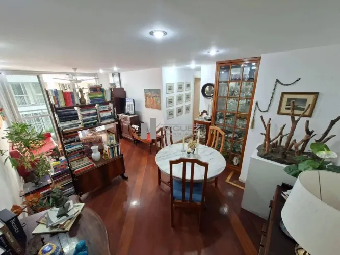 Morar bem é morar aqui! Apartamento a venda no Condomínio Charles Chaplin, Tijuca, com var