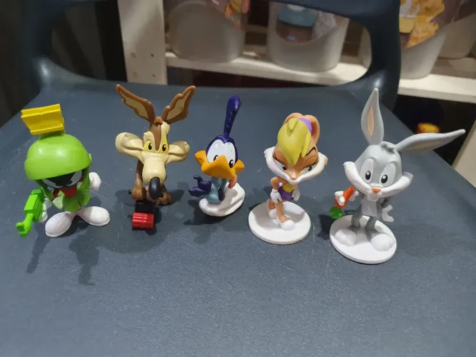 Coleção Completa Looney Tunes Bobs com 5 personagens 