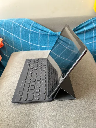 iPad 7? Geração com teclado e capinha