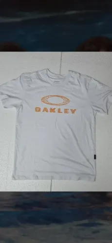 Camiseta Oakley Original - Conforto e Estilo