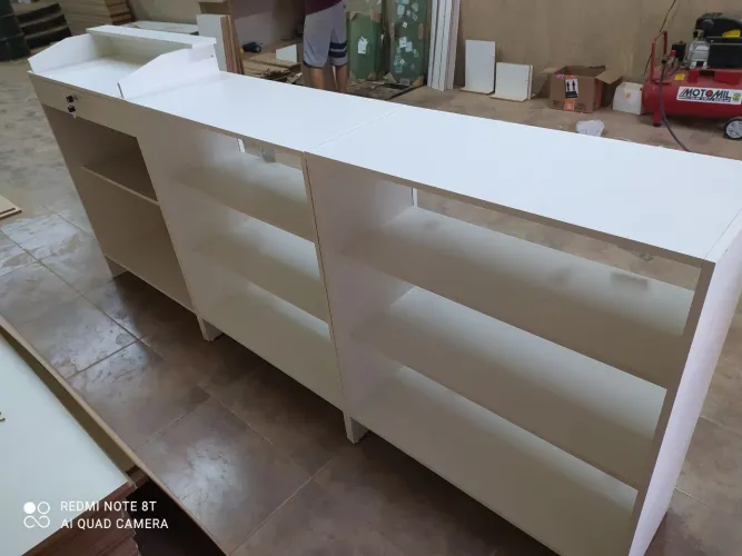 Balcão Caixa Vitrine Expositor com prateleiras para comércio NOVO ENTREGA RÁPIDA