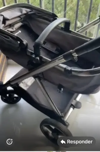 Carrinho com Moises mais com base isofix da TRAVEL SYSTEM DISCOVER 