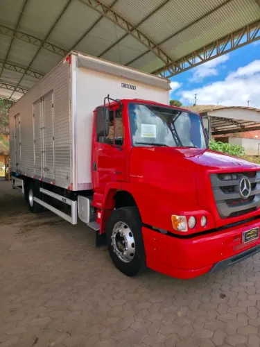 MB 1319 Vermelho | Seminovo | Revisado | Pronto para Trabalhar