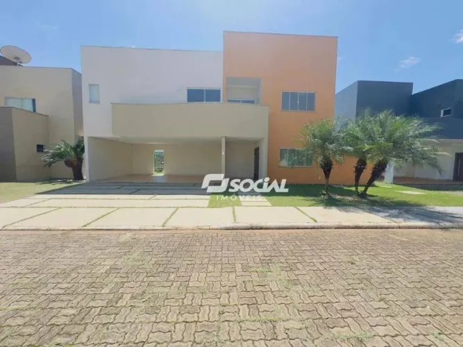 Excelente casa estilo sobrado para locação toda montada com moveis planejados. Cond. San G