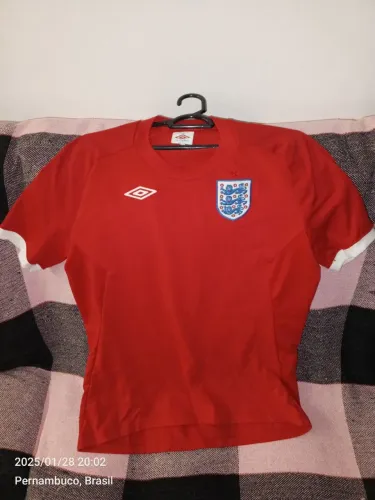 Camisa Inglaterra 2* padrão  2010- Umbro