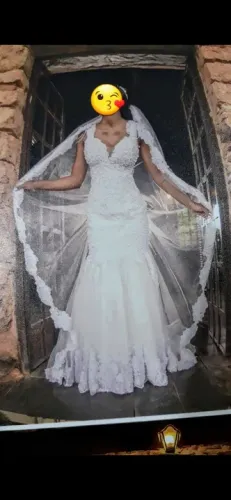 Vestido de noiva Sereia de renda e bordado Seminovo URG BARATO 
