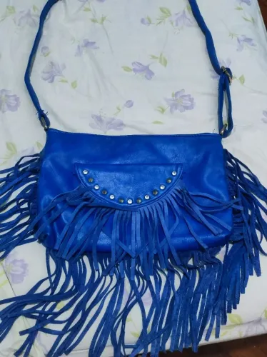 Bolsa de ombro couro azul com franjas novissima 