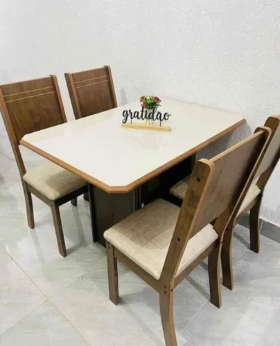 VENDO CONJUNTO DE MESA COM 4 CADEIRAS NOVA DE FABRICA ENTREGAMOS PARA TODO DF E ENTORNO