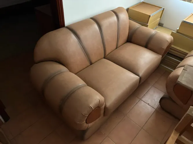 Conjunto de Sofá com 1, 2 e 3 Lugares em Corino Caramelo