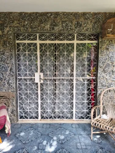 Porta de ferro com vidro Completa 