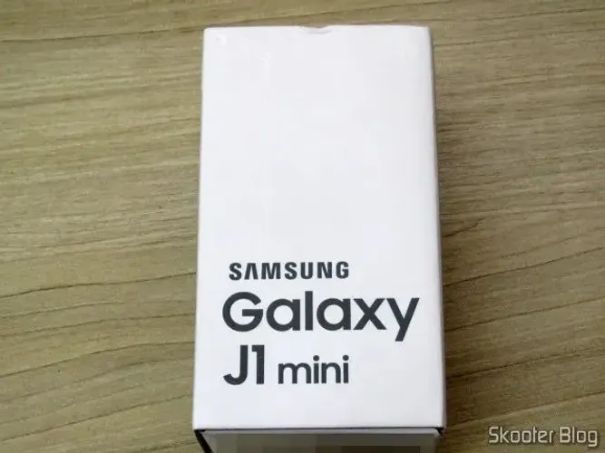 Caixa original com manual do Samsung J1 mini