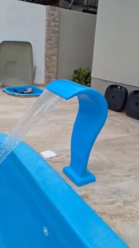 Cascata Naja Slim 70cm de altura em fibra Azul