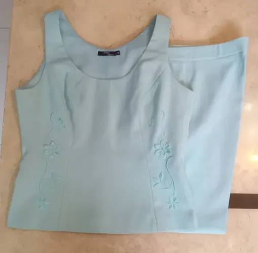 Desapego Conjunto Blusa Bordada + Cigarrete Alfaiataria Seiki Azul Claro tam 40