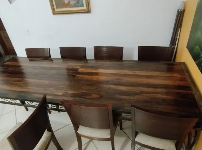 Mesa de Jantar de Madeira com 8 Cadeiras