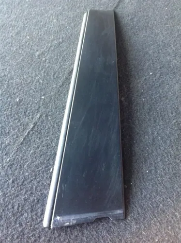 Aplique Coluna Porta Traseira Esquerda Rav4 2015