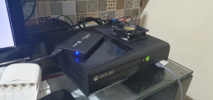Xbox 360 4gb com HD externo de 250gb com jogos