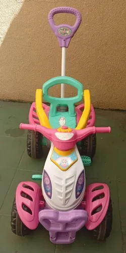 Quadriciclo carrinho de passeio infantil maral