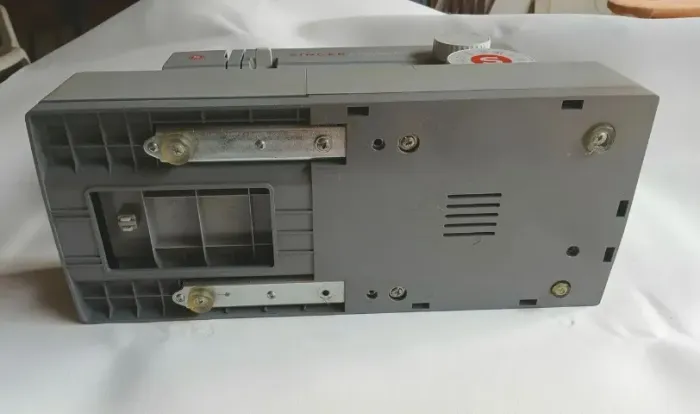 Máquina de Costura Singer Facilita Pro 4432