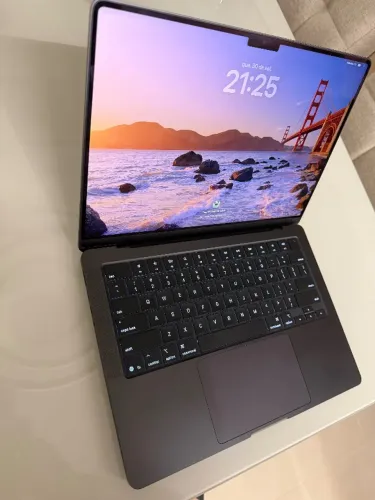 MacBook Pro 14 - M5 16GB 1TB - AppleCare - (Novo)