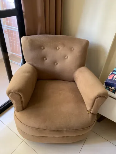Poltrona confortável - ideal para sala ou quarto