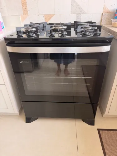 Fogão 5 bocas Electrolux Preto Efficient Mesa de Vidro - Bivolt