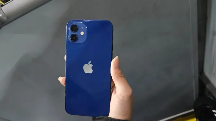 IPHONE 12