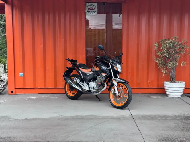 Honda CB 250 2021