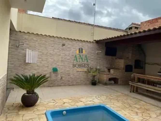 Sobrado localizado na zona Oeste