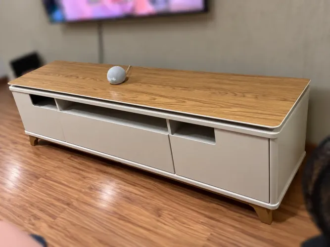 Rack para TV Moderno com Tampo Amadeirado