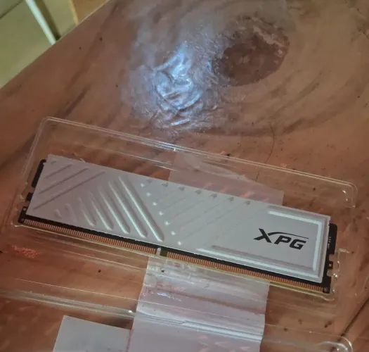 Memória RAM 16B DDR4 3200 mhz PRA VENDER LOGO NOVA