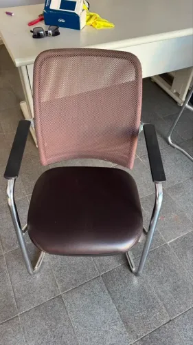 Cadeira de escritório encosto em tela