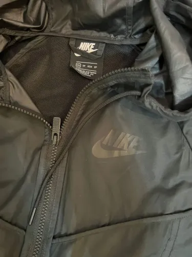 Nike! Casaco Feminino Tam PP. Sem uso.