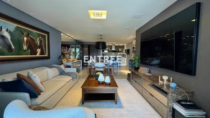 Apartamento 3 Suítes e 2 Vagas - Agronômica